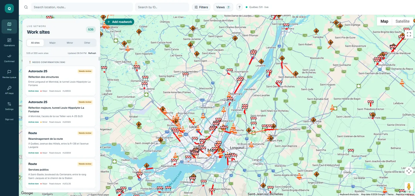 Québec 511 app showing roadwork and closure markers across the Montréal region, with a work-site review list on the left.